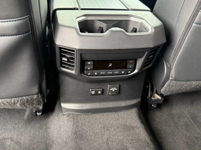 Certified Used 2024  Toyota Platinum image 28
