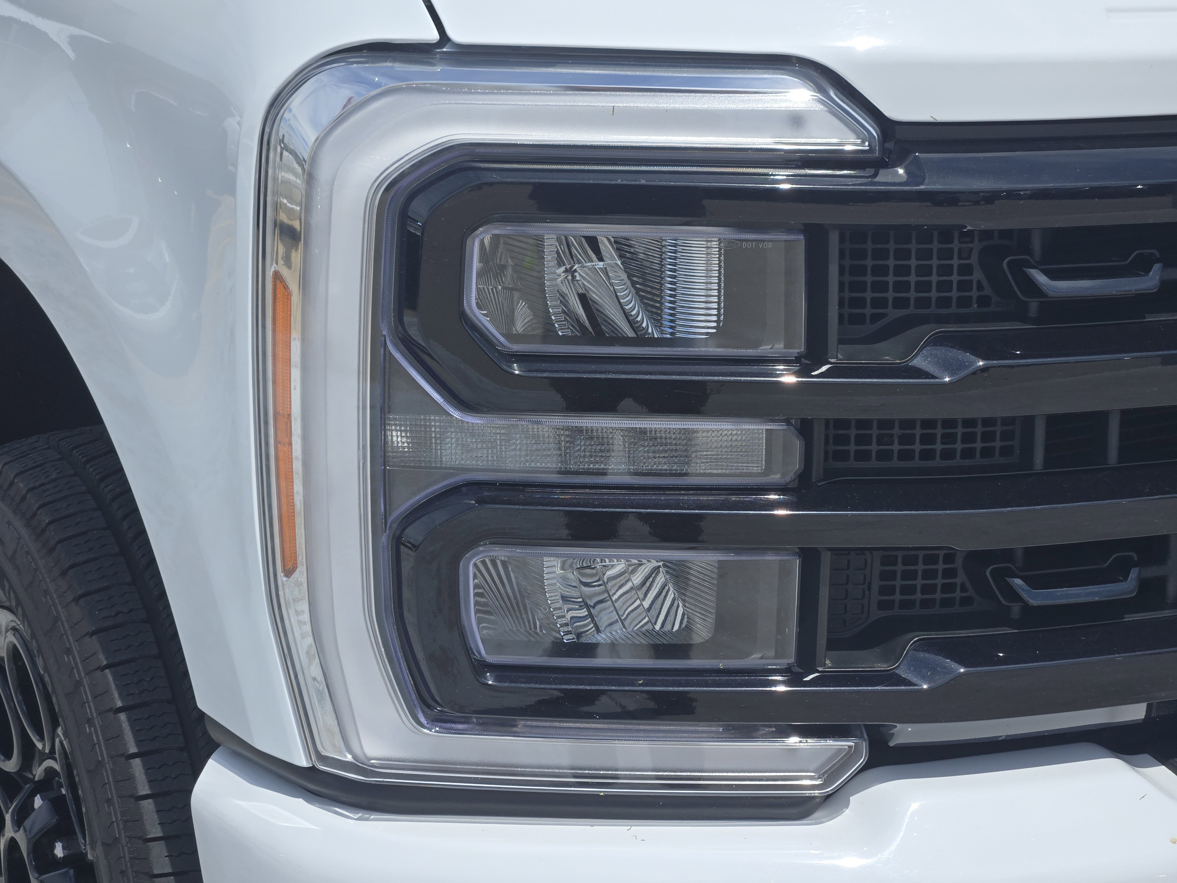 Used 2023 OXFORD WHITE Ford LARIAT image 10