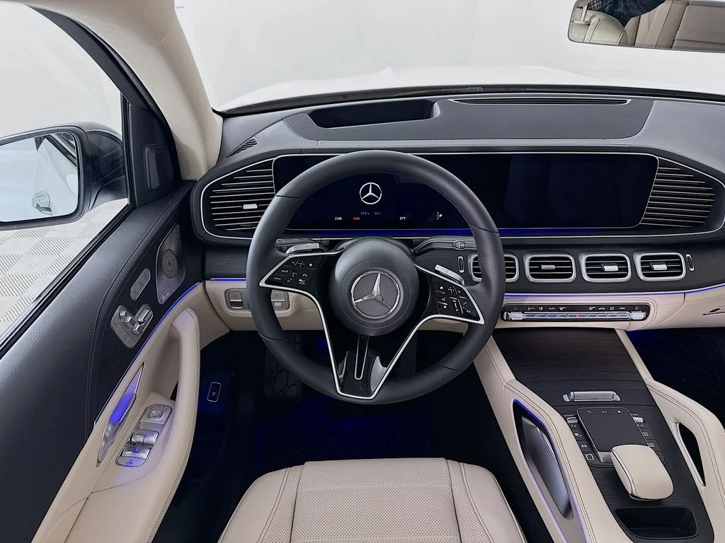 New 2026 MANUFAKTUR Moonlight White Metallic Mercedes-Benz GLE 450 image 24