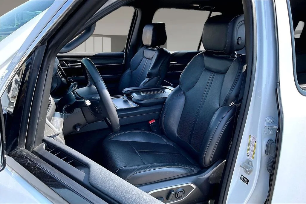 Used 2023 White Jeep Series II image 27
