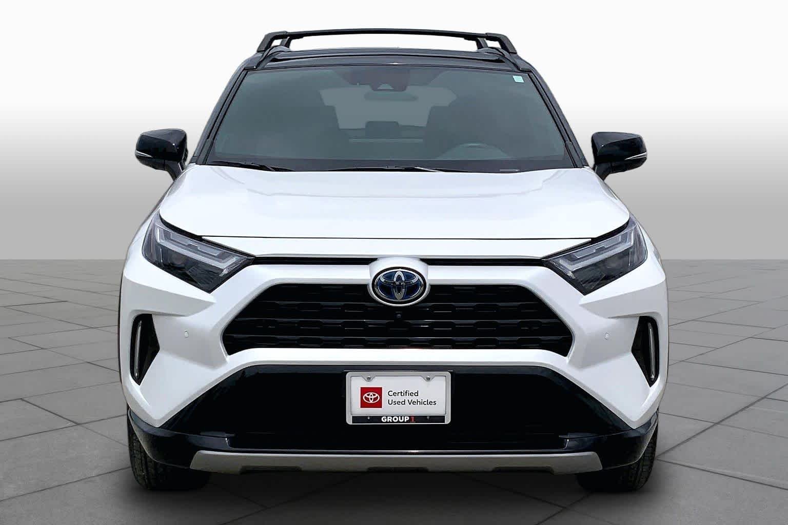 Used 2023 Wind Chill Pearl/Midnight Black Metallic Toyota Hybrid XSE image 4
