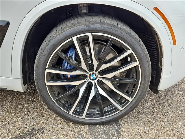 Used 2025 Alpine White BMW M60i All-Wheel Drive Sports Activity Vehicle image 4