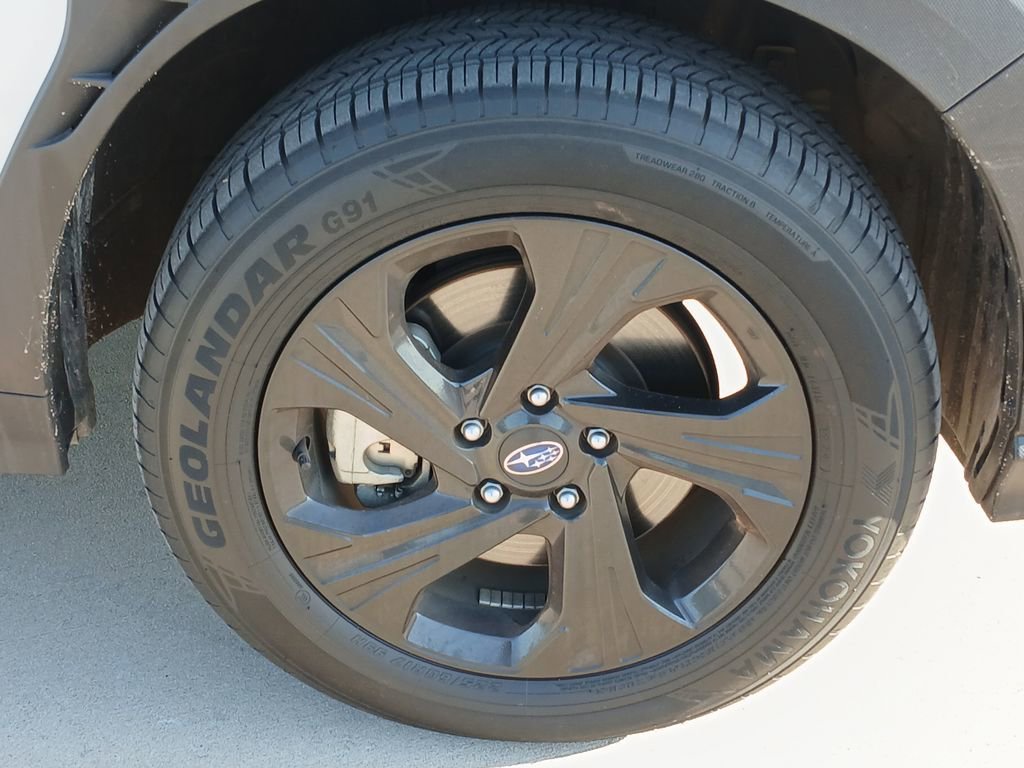 Used 2024 White Subaru  image 32