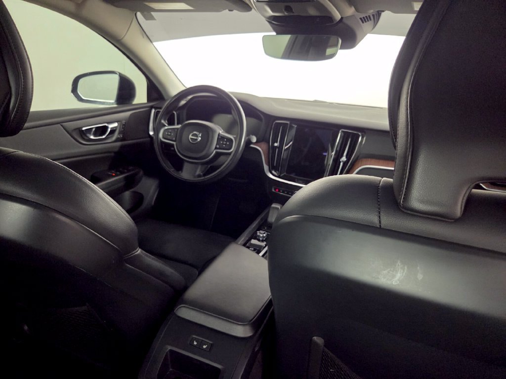 Certified Used 2022 Gray Volvo Momentum image 30
