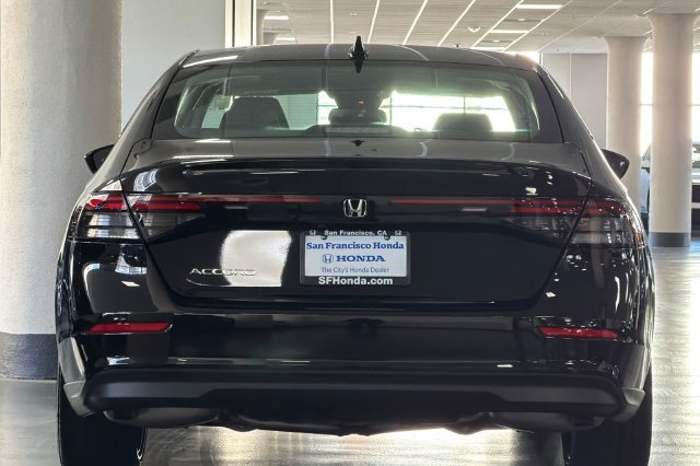 New 2026 Crystal Black Pearl Honda SE image 5