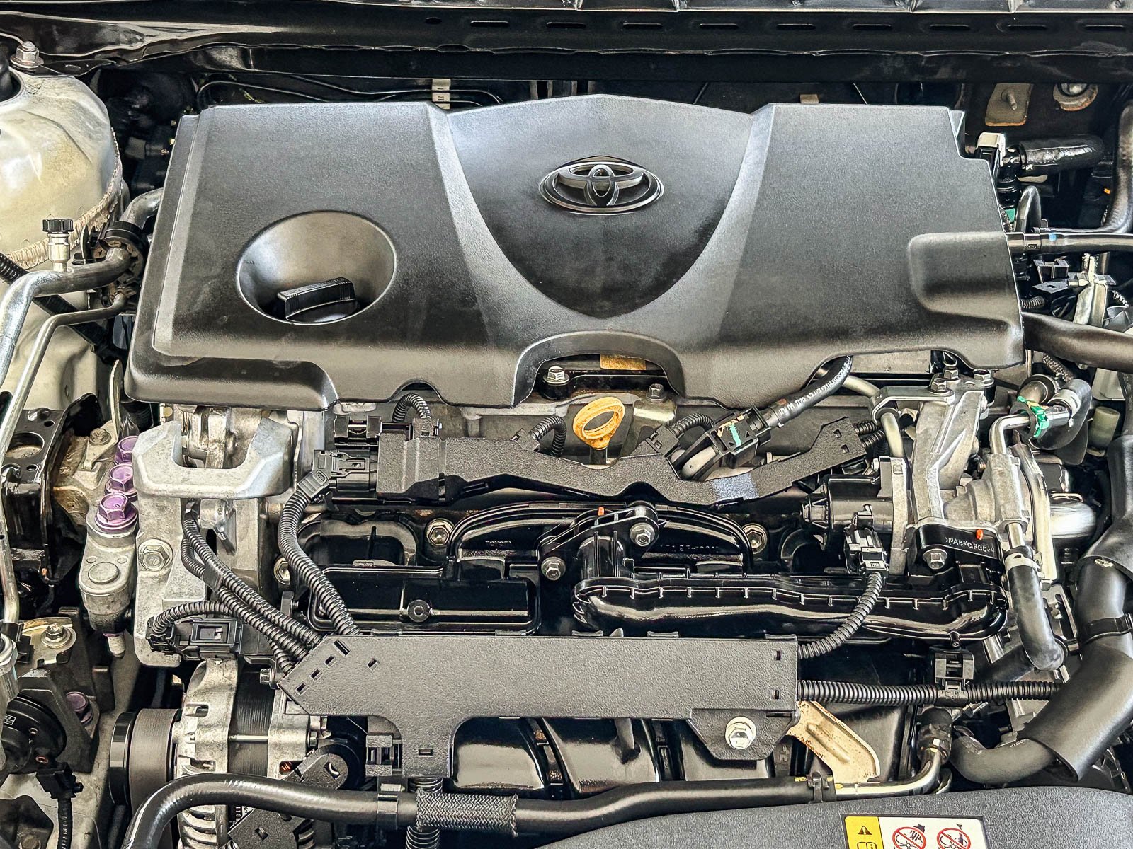 Used 2018 SUPER WHITE Toyota SE image 27