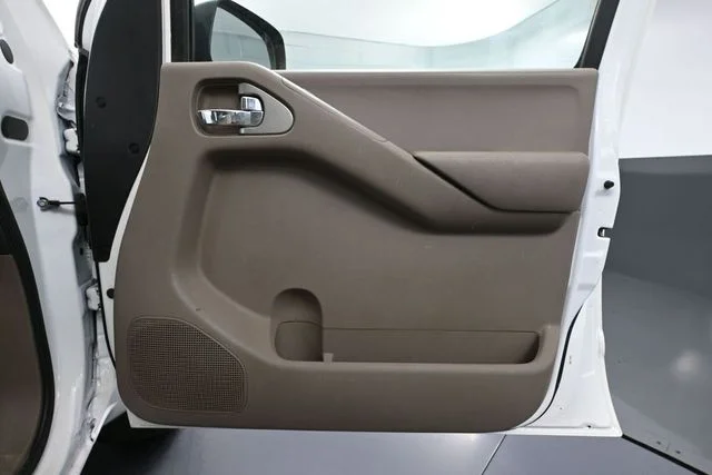 2014 Nissan Frontier SV - Photo 38