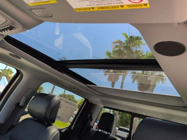 New 2026 Star White Metallic Tri-Coat Ford F-250® Lariat® image 20