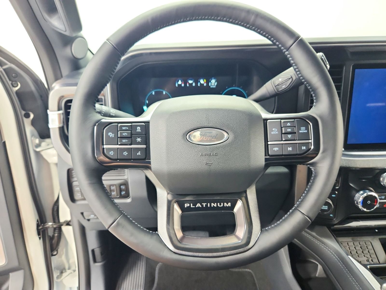 2026 Ford F-350 Super Duty Platinum - Photo 23