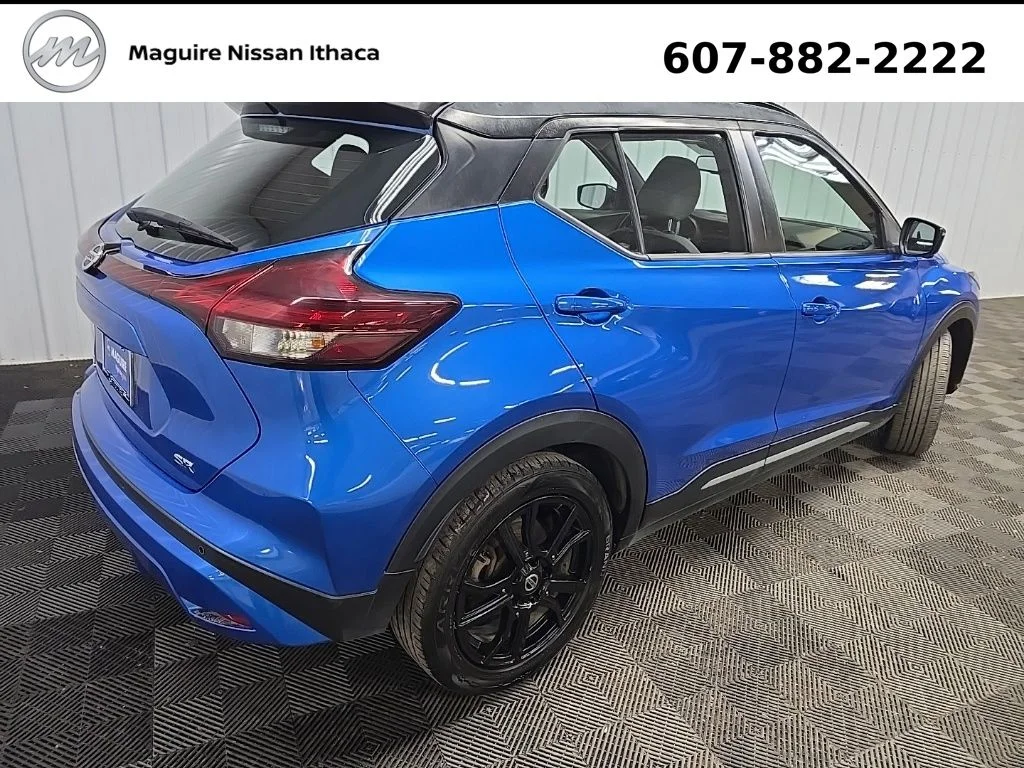 Used 2021 Blue Nissan SR image 11