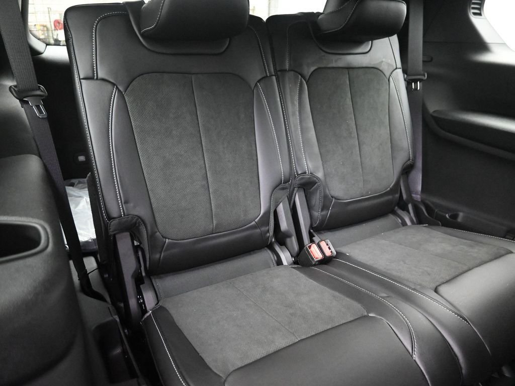 New 2026 Baltic Gray Metallic Clear-Coat Exterior Paint Jeep Altitude image 11