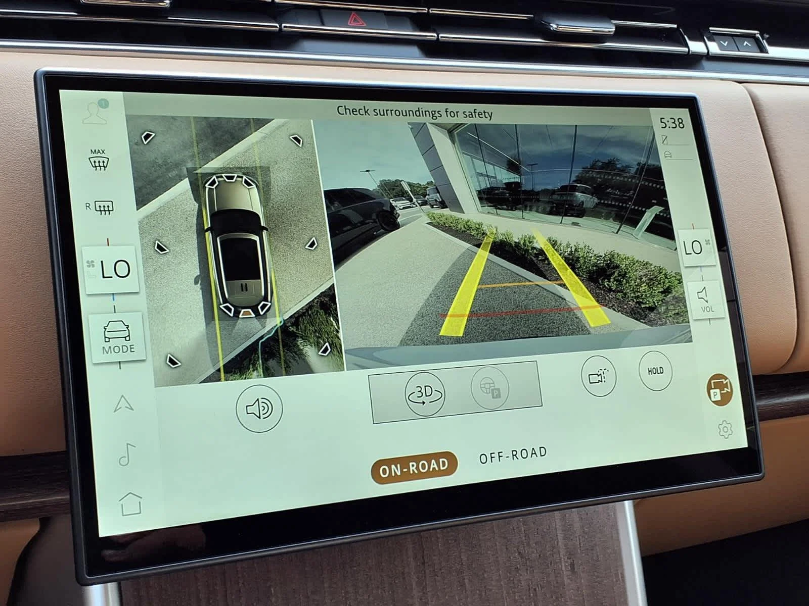 New 2026 Fuji White Land Rover SE image 13