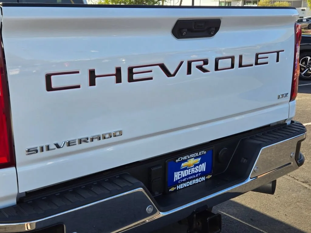 Used 2020 SUMMIT WHITE Chevrolet LTZ image 5