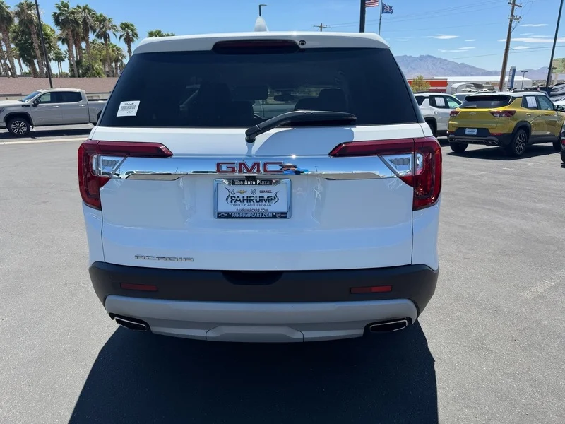 Used 2022 Summit White GMC SLE image 4