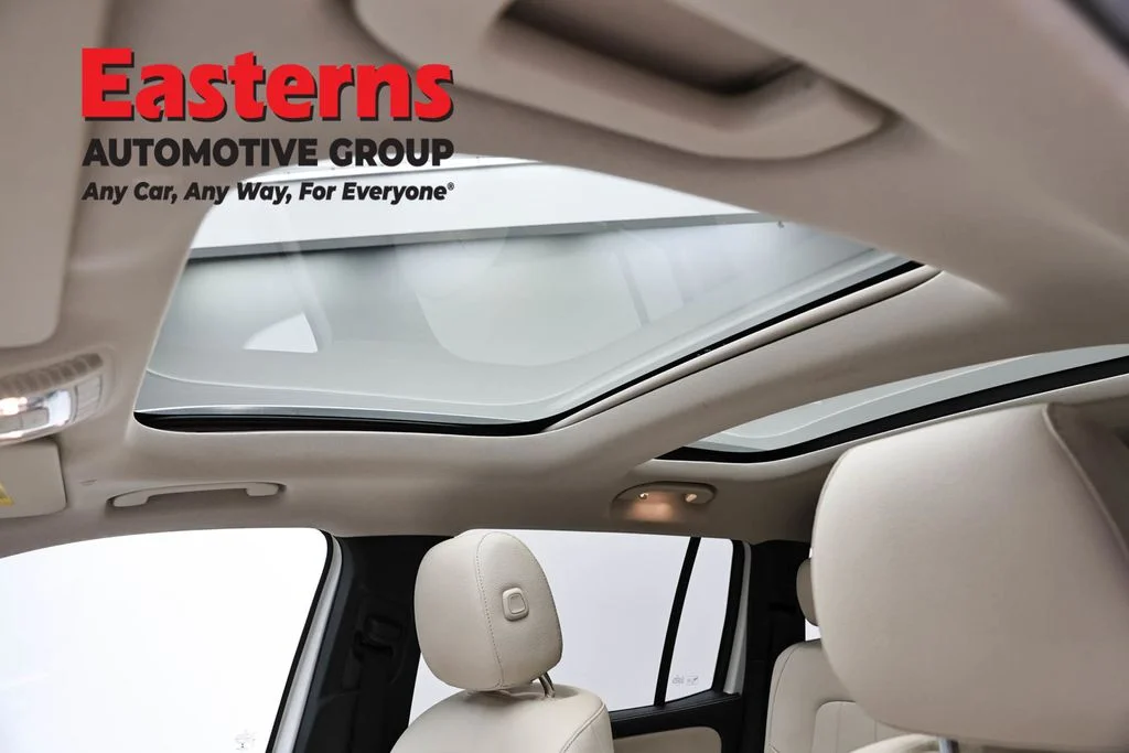 Used 2021 White Mercedes-Benz GLB 250 image 37