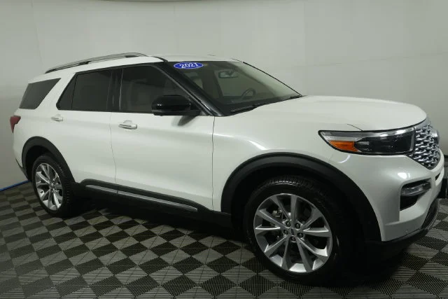 Used 2021 Star White Ford Platinum image 1