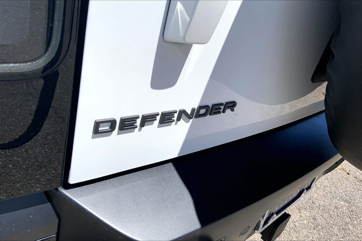 New 2026 Fuji White Land Rover X-Dynamic SE image 15