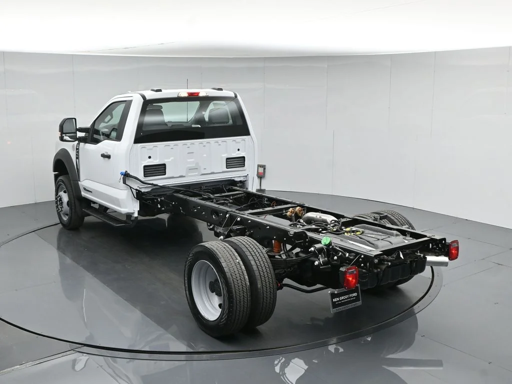 New 2026 White Ford XL image 31