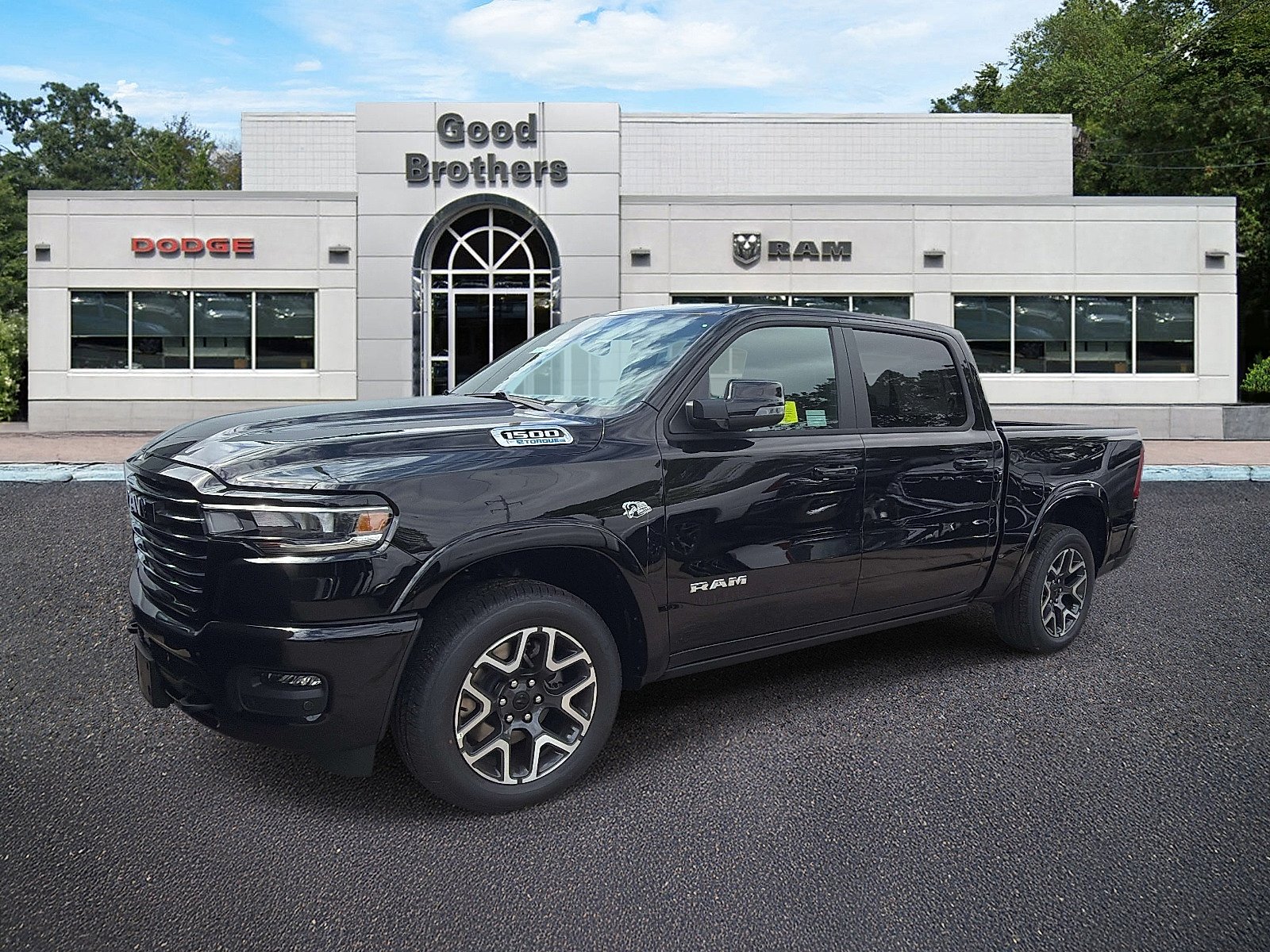 New 2027 Diamond Black Crystal Pearl-Coat Exterior Paint RAM Laramie Crew Cab 4x4 5