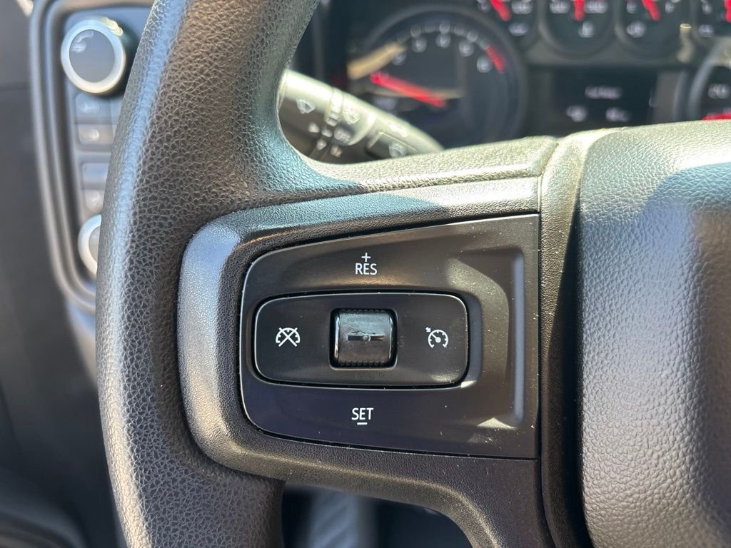 Used 2021 White Chevrolet Custom image 17