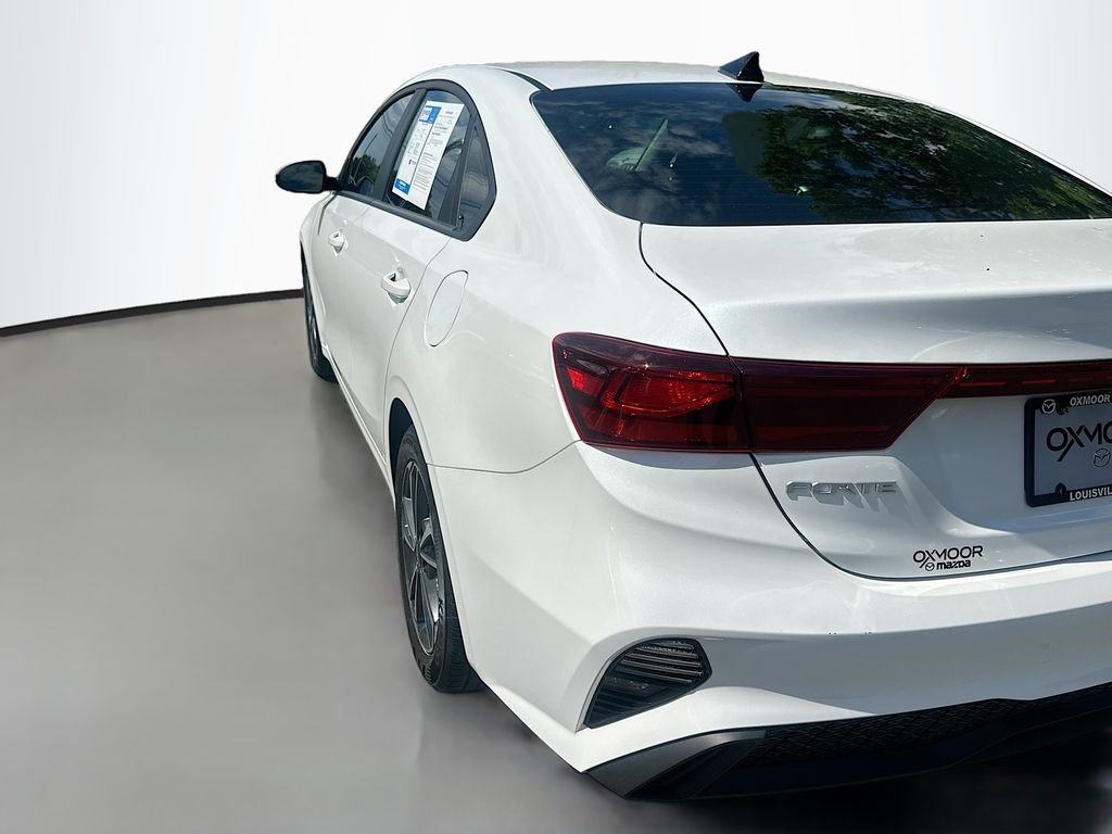Used 2023 Snow White Pearl Kia LXS image 5