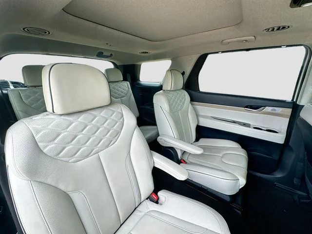 Used 2021 White Hyundai Limited image 33