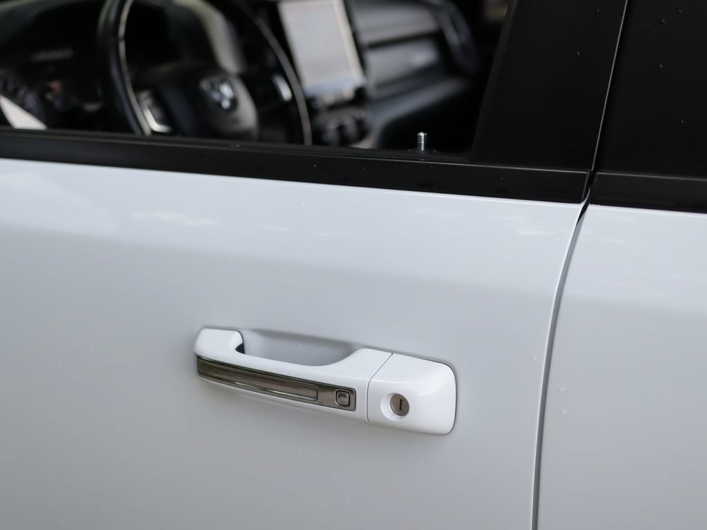 Used 2020 Bright White Ram Laramie image 45