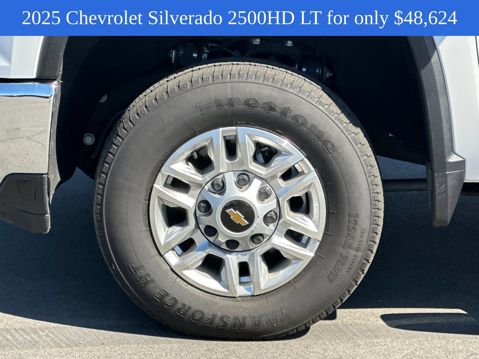 Used 2025 Summit White Chevrolet LT image 27