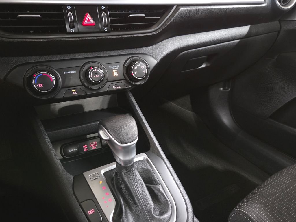 Used 2020 Silver Kia LXS image 27