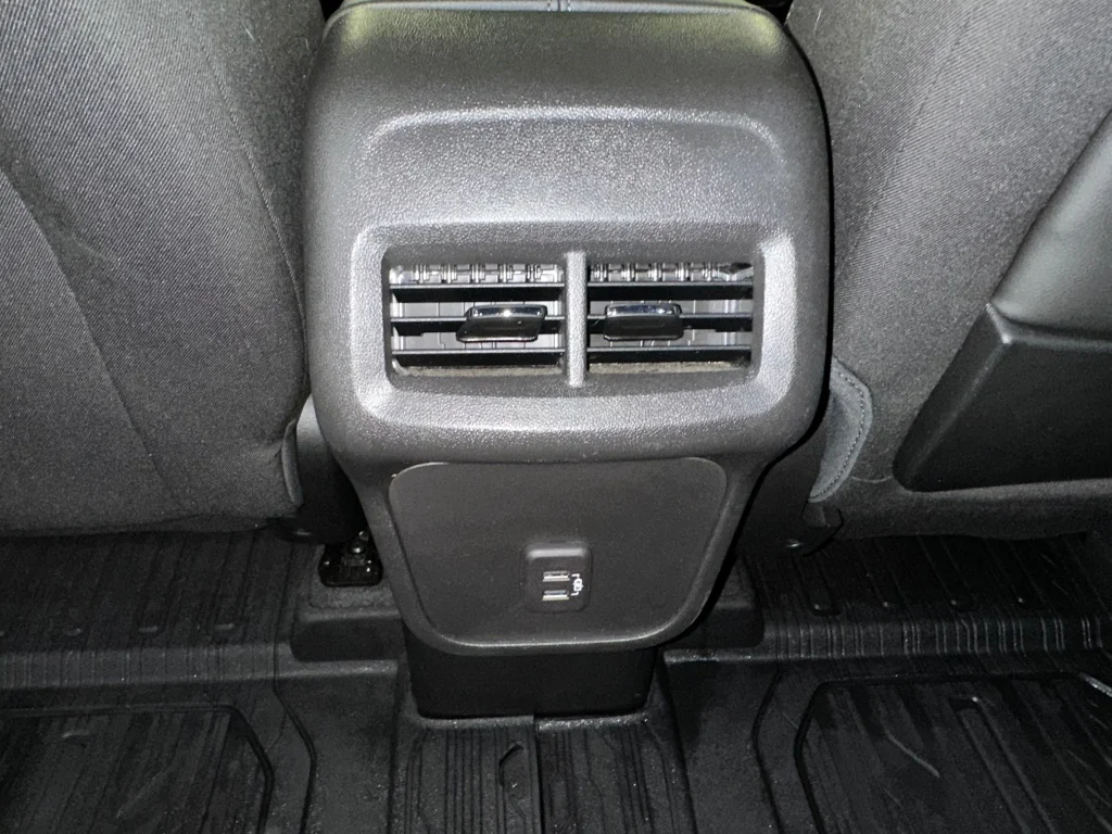 Used 2023 Summit White GMC SLE image 21