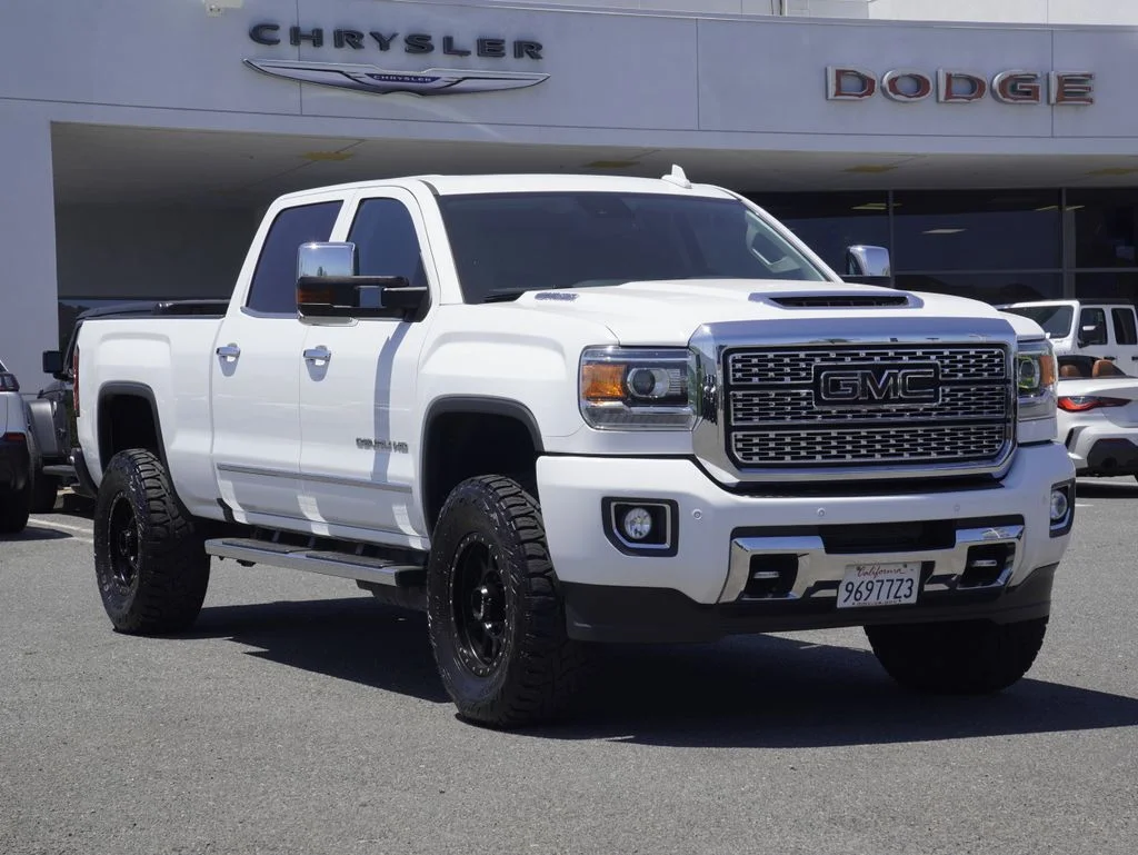 2019 GMC Sierra 4WD Crew Cab Standard Box Denali's photo