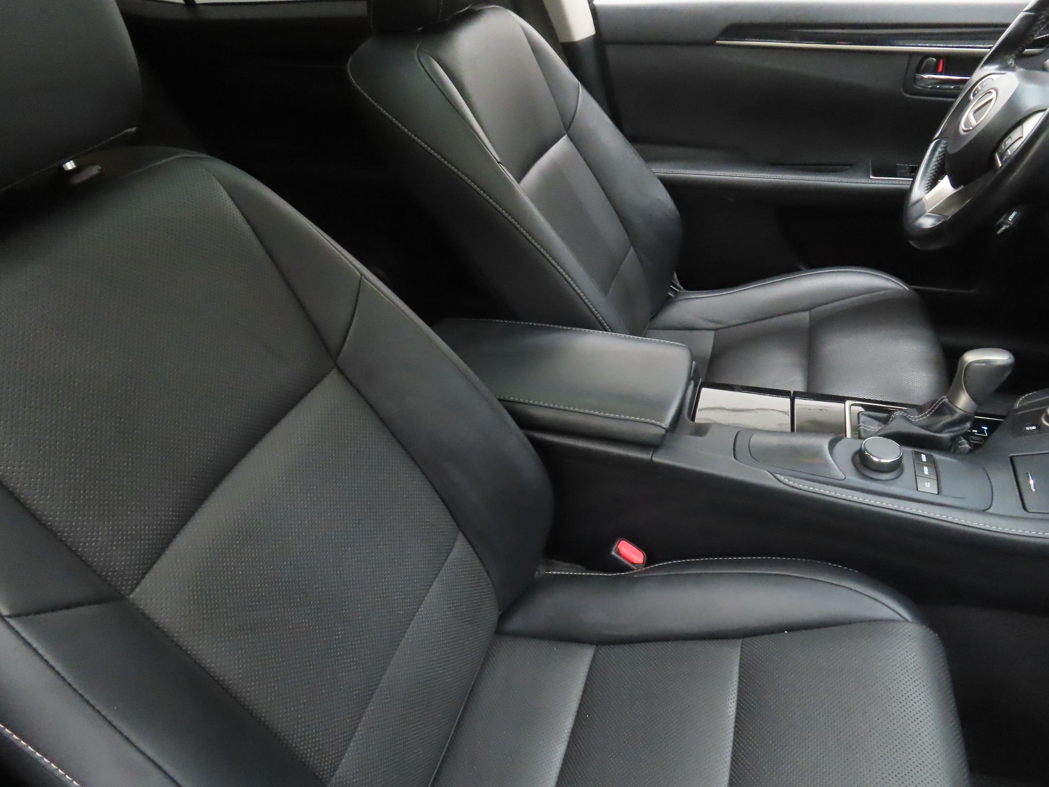 Used 2016  Lexus 350 image 26