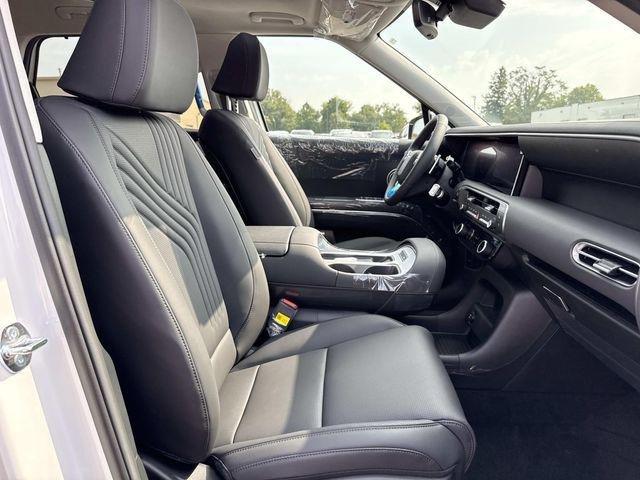 New 2026 White Hyundai SEL Premium 7P image 16
