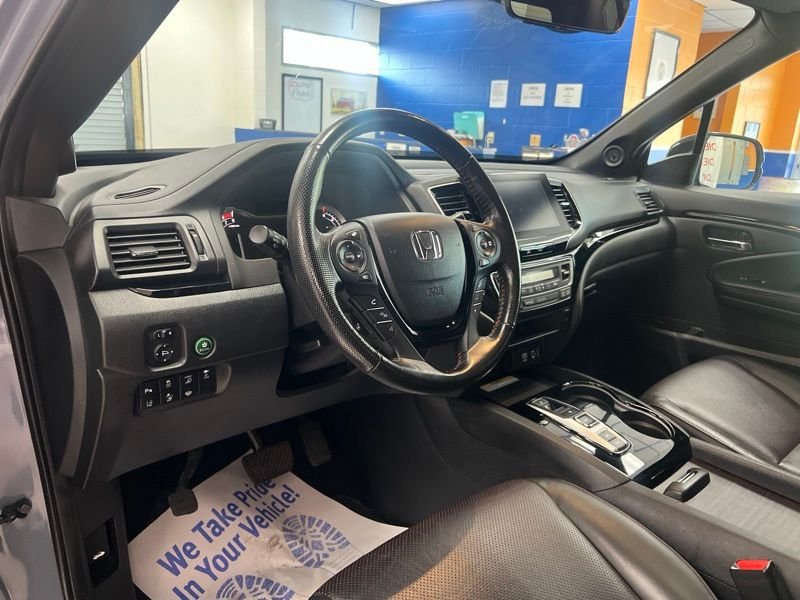 Used 2023  Honda Black Edition image 19