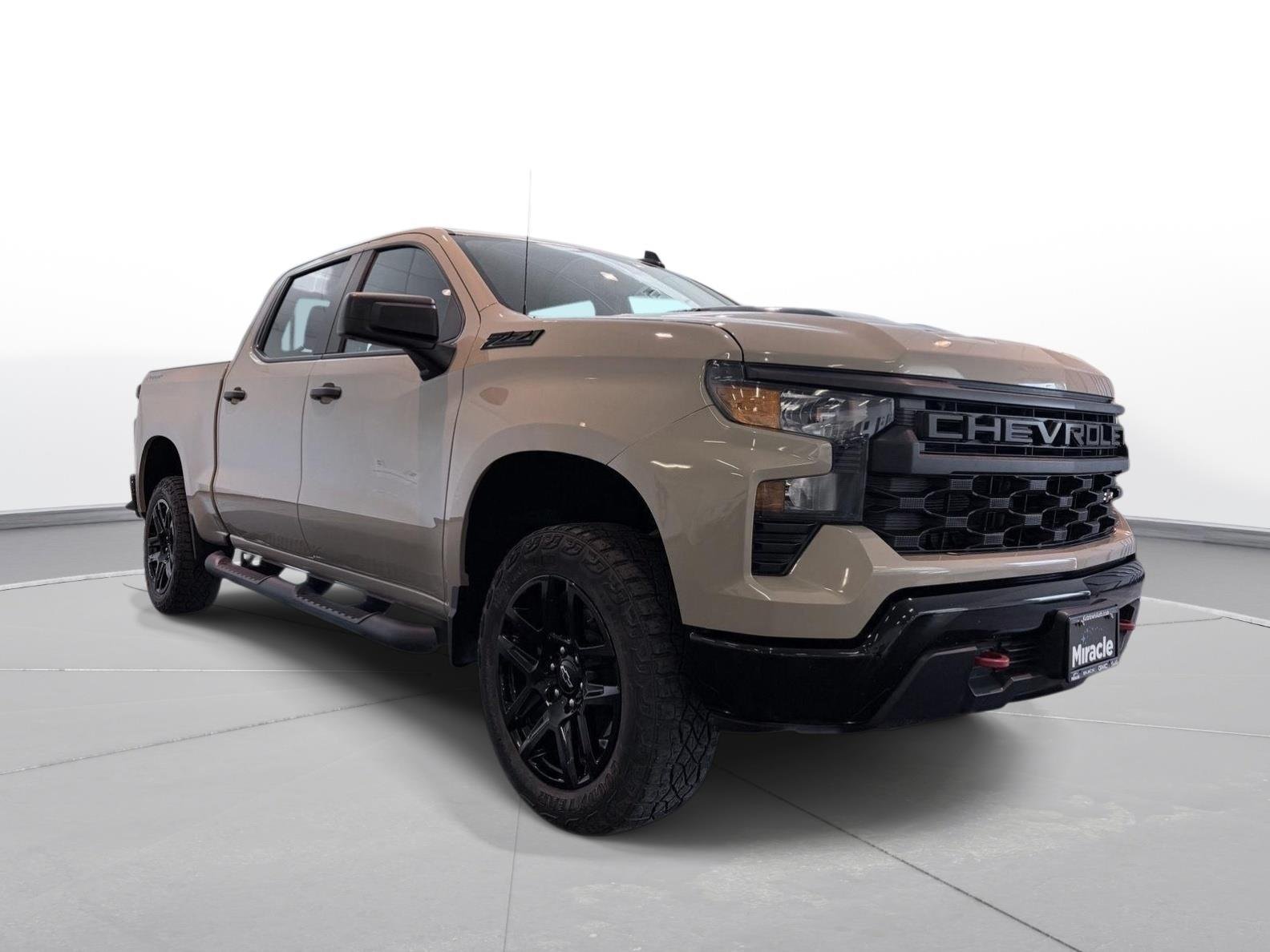 Used 2023 Sand Dune Metallic Chevrolet Custom Trail Boss image 9