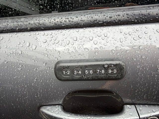 Used 2021 Gray Metallic Ford LARIAT image 9