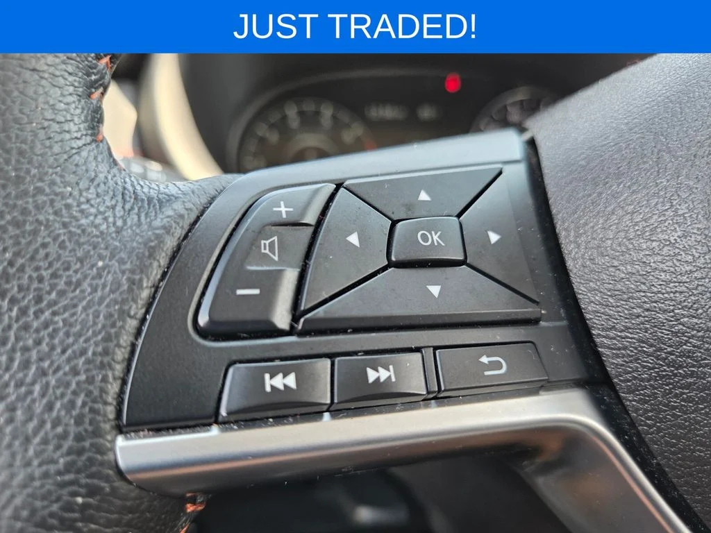 Used 2024 Gray Nissan SR image 13
