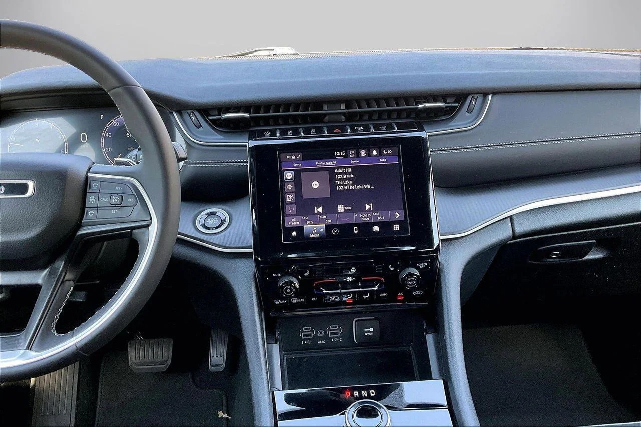 Certified Used 2023 Silver Jeep Altitude X image 13