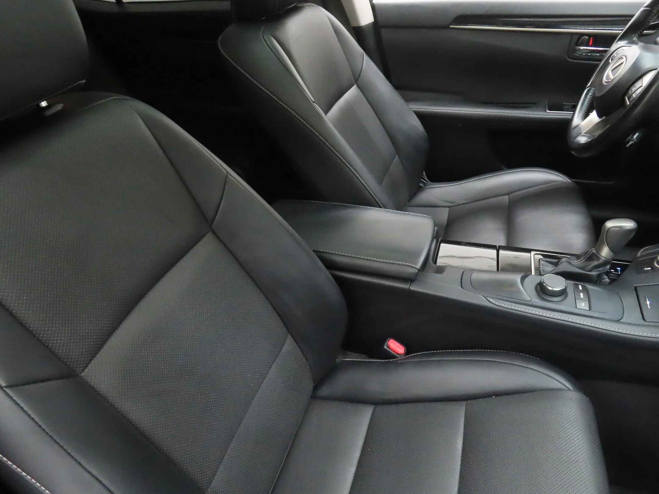 Used 2016  Lexus 350 image 26