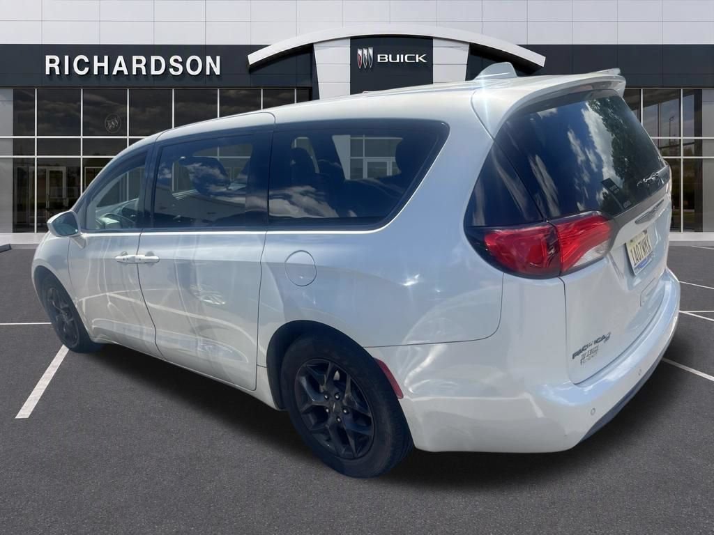 Used 2020 White Chrysler Touring image 10