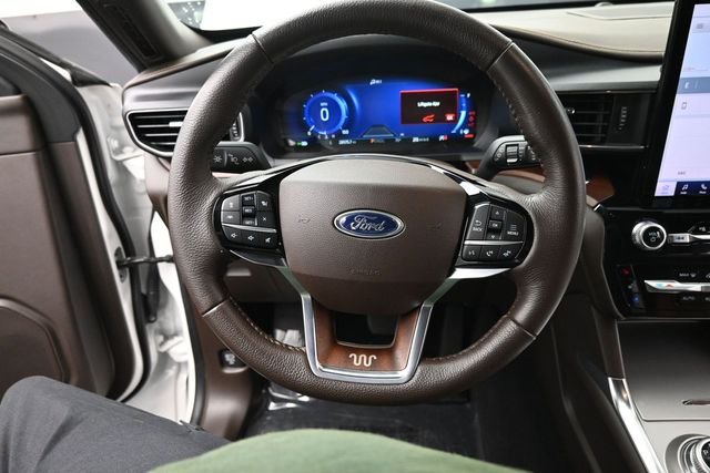 Used 2023 White Ford King Ranch image 12