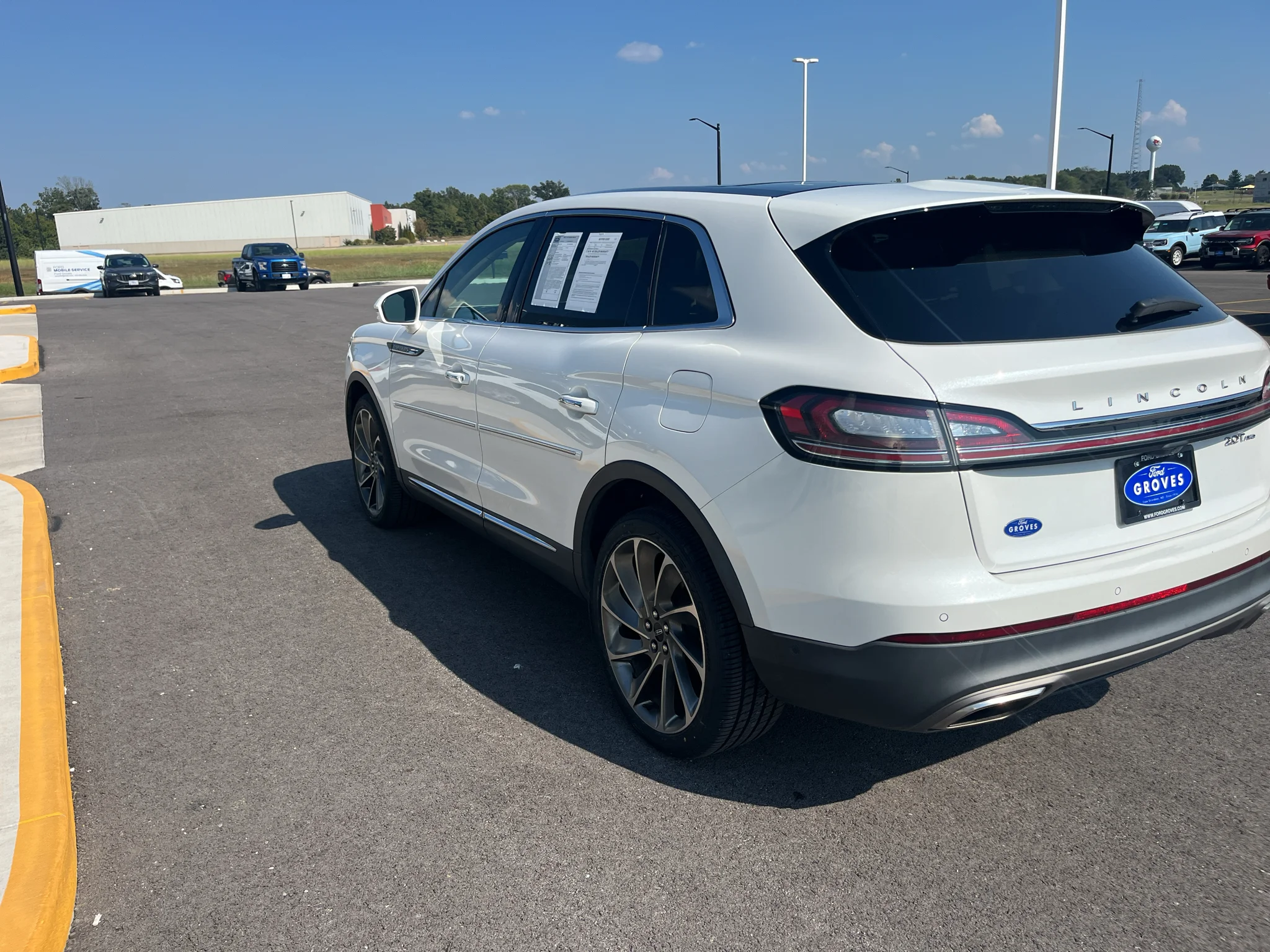 Used 2020 Pristine White Lincoln Reserve image 7