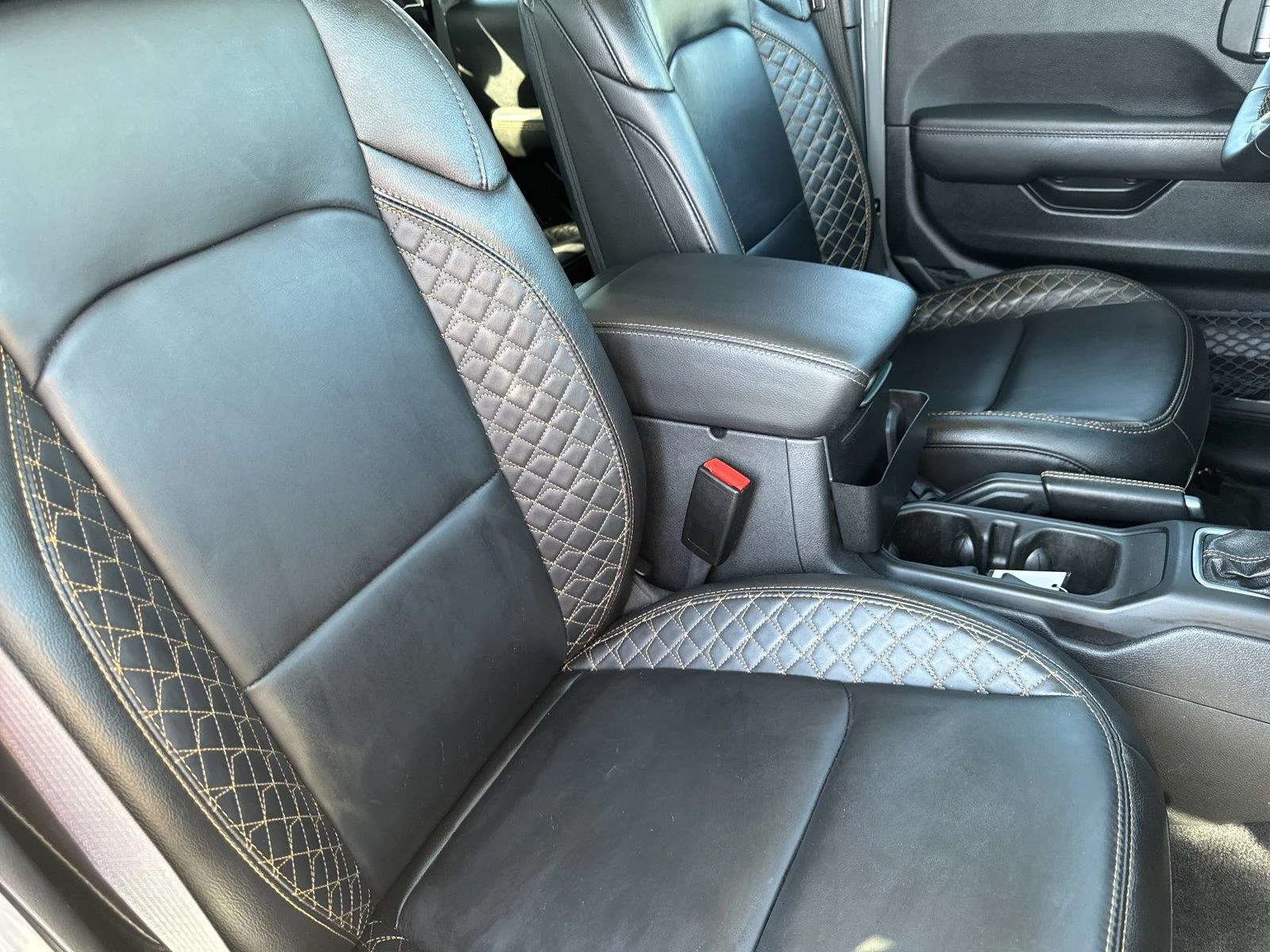 Used 2023 Sting-Gray Clearcoat Jeep High Altitude image 32