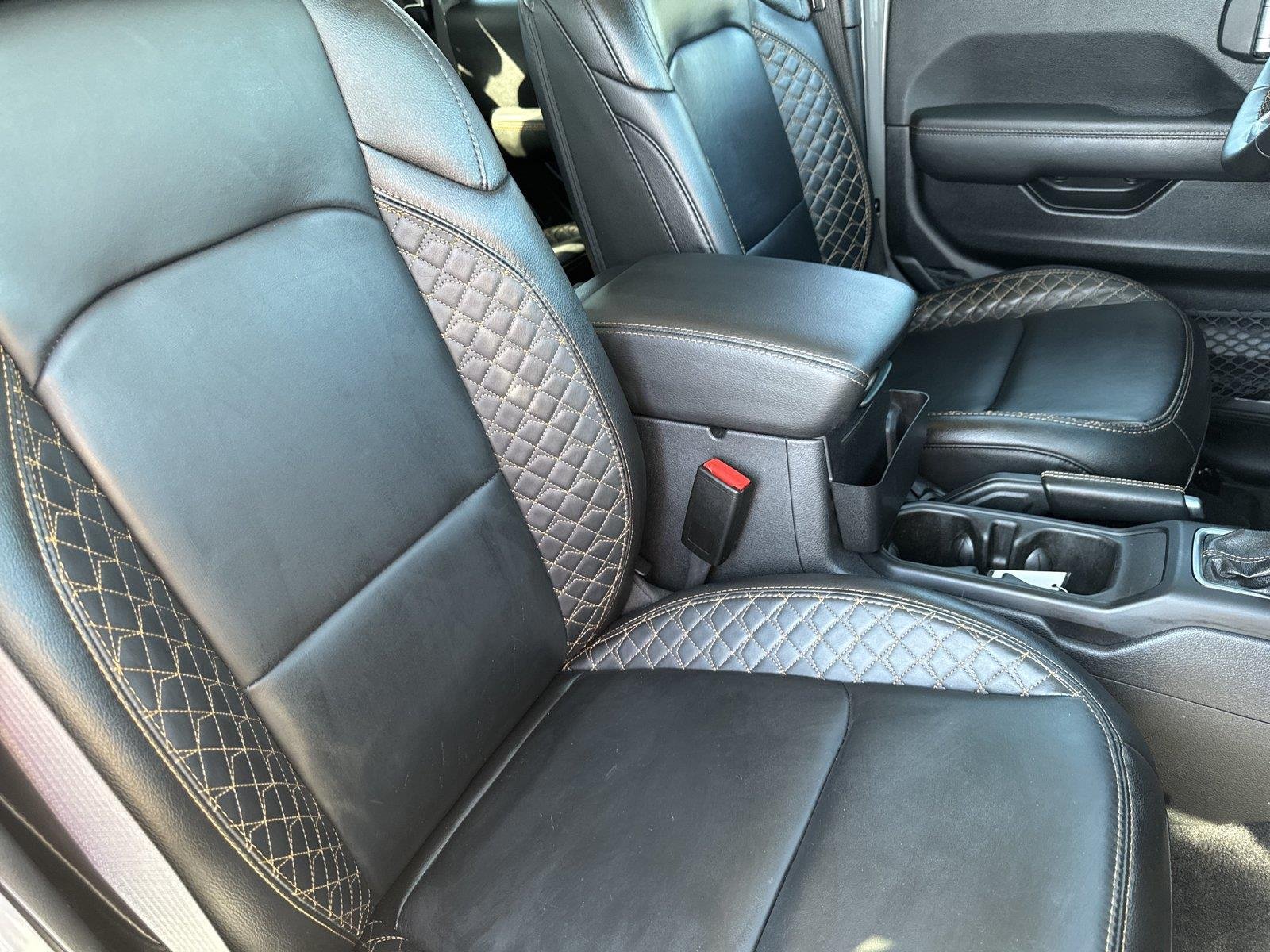 Used 2023 Sting-Gray Clearcoat Jeep High Altitude image 32