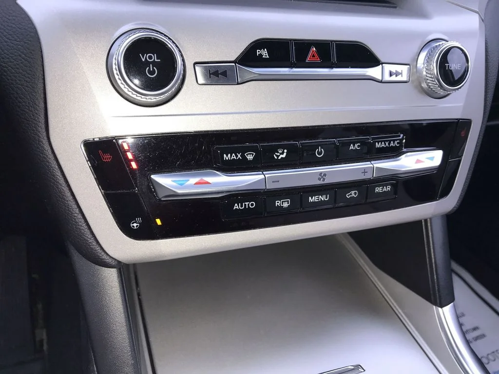 Used 2023 White Ford XLT image 19
