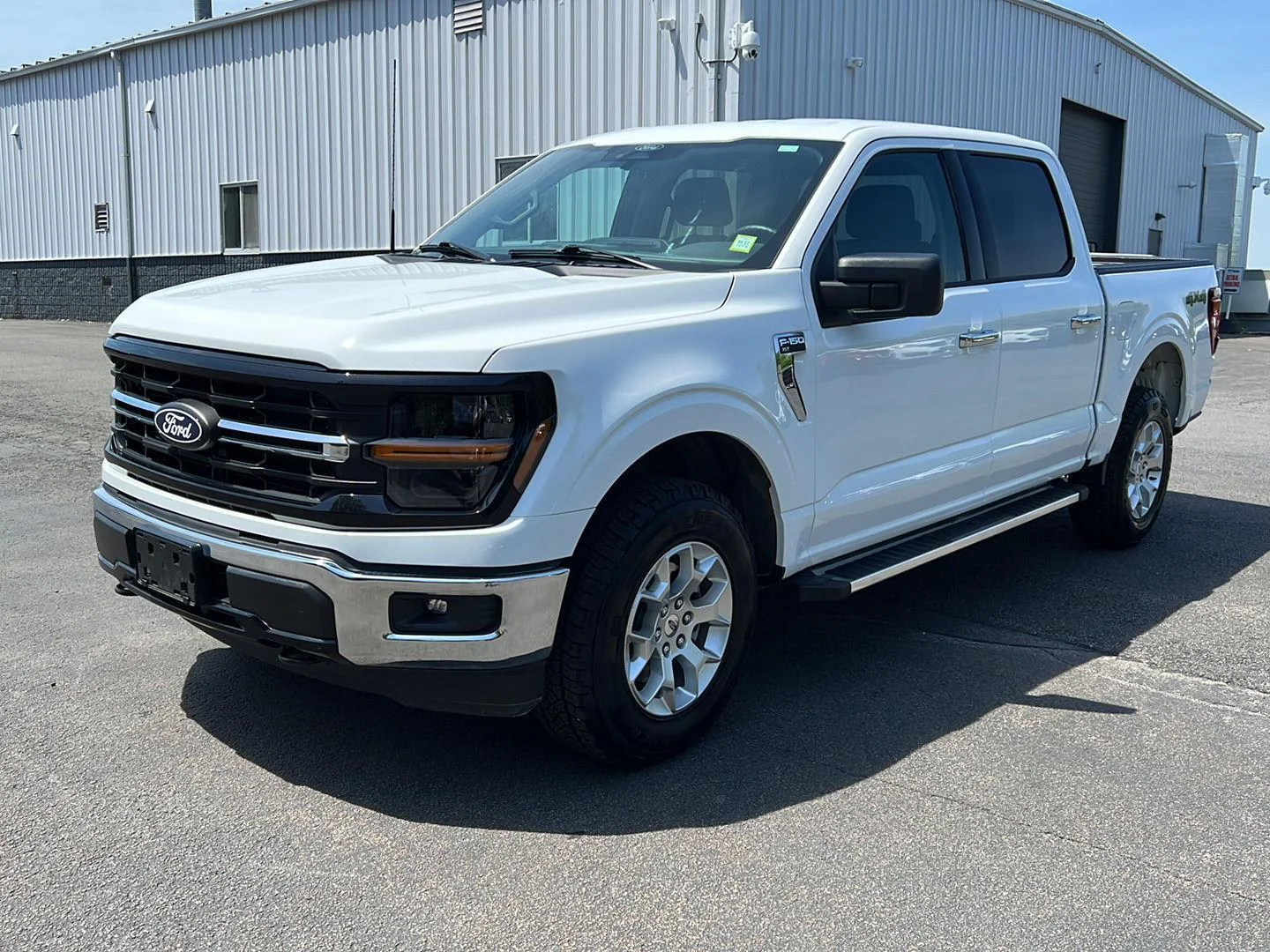 Used 2025 Oxford White Ford XLT image 13
