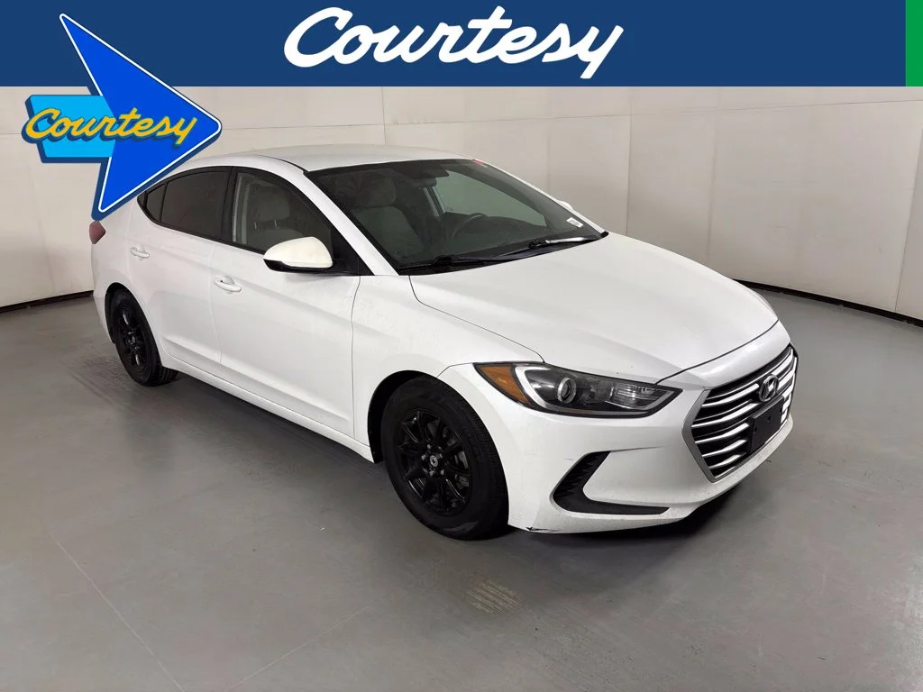 Used 2017 White Hyundai SE image 1