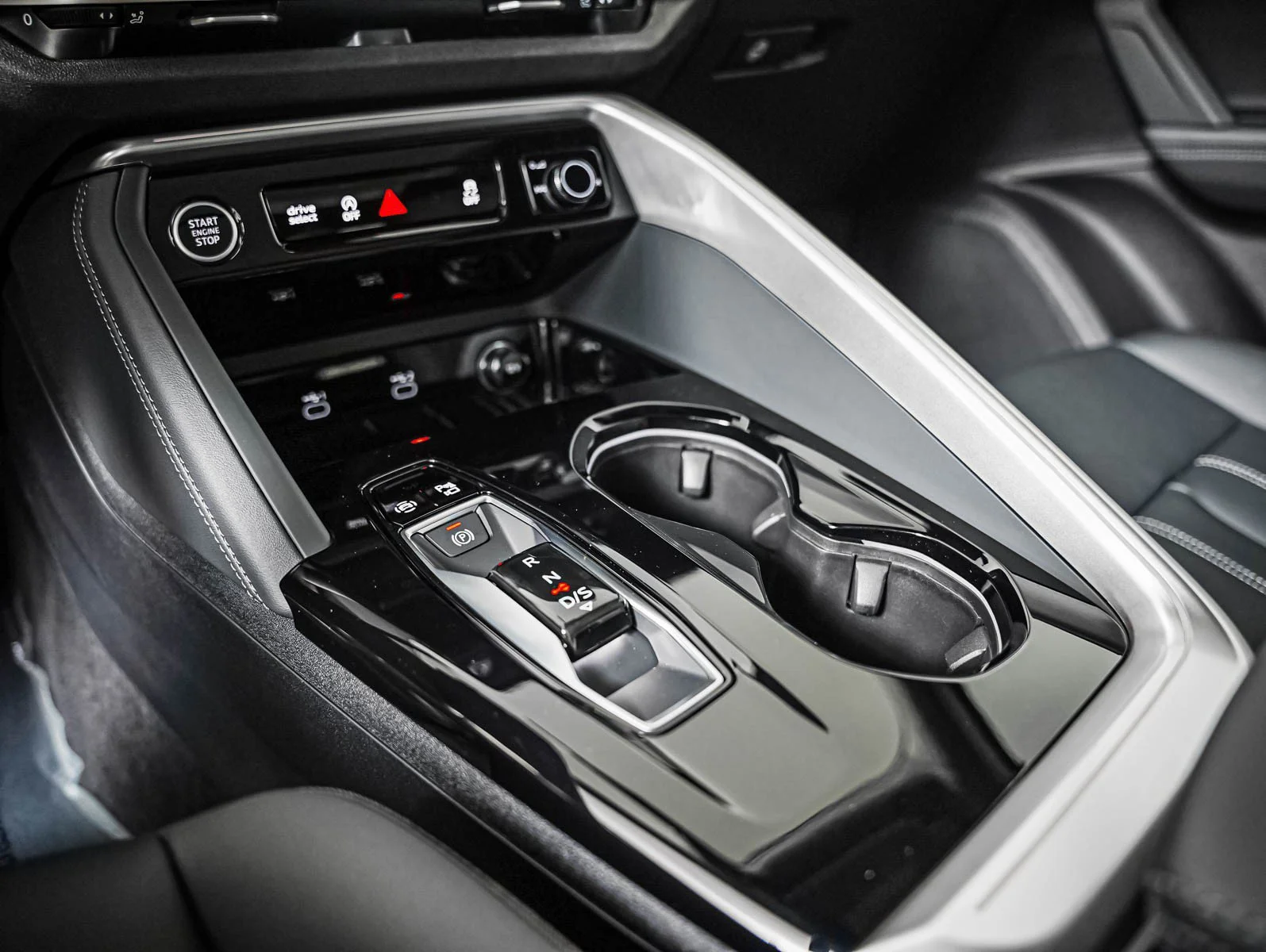 New 2026 Mythos Black Metallic Audi Premium image 18