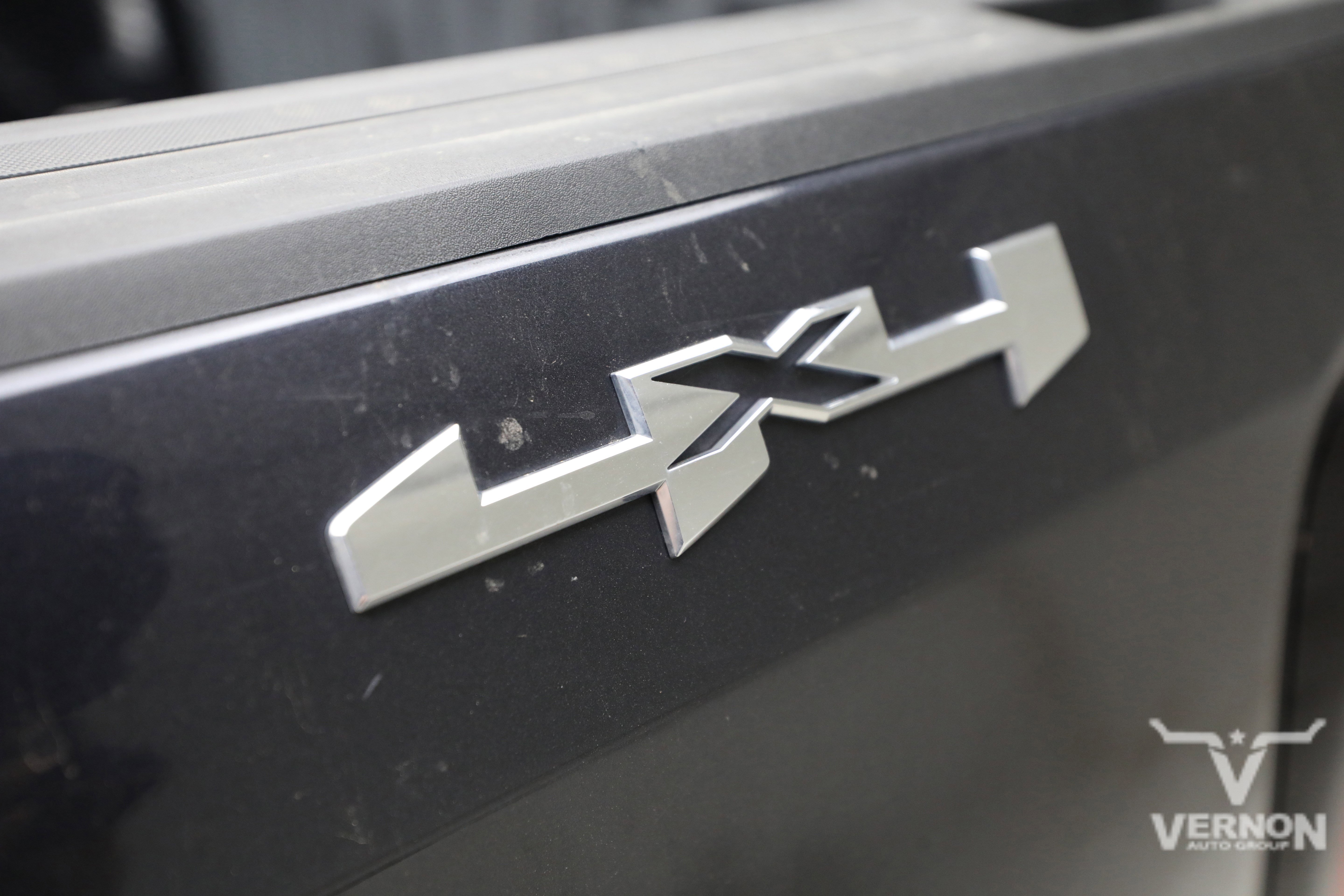 Used 2022 Titanium Rush Metallic GMC Y image 12