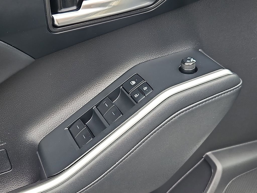 Used 2022 Silver Toyota XLE image 11